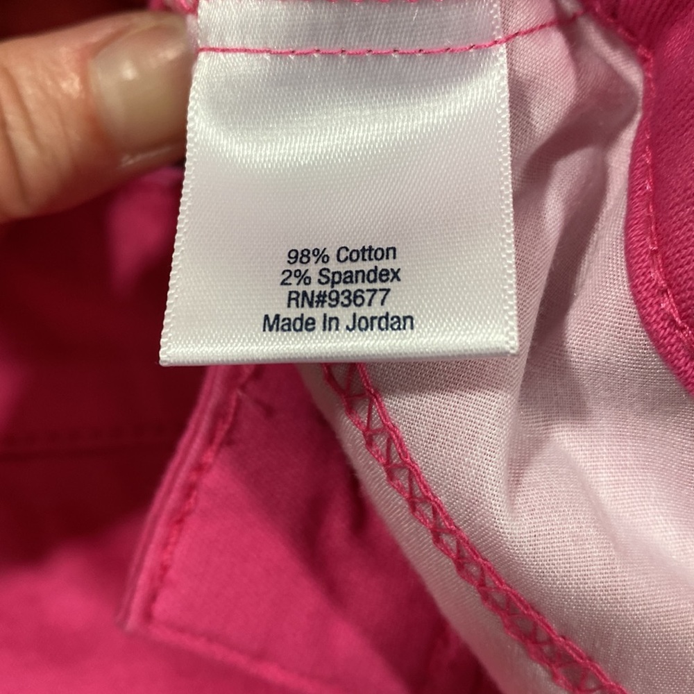 - St. John’s bay Capri size 8 petite pink chino. 16” inseam - Picture 5 of 5